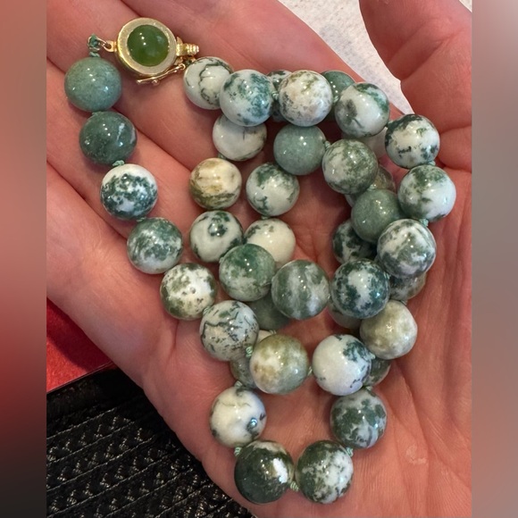 Natural Moss agate 10 mm bead necklace w/ 14k gold clasp - 18.5” - Picture 6 of 6